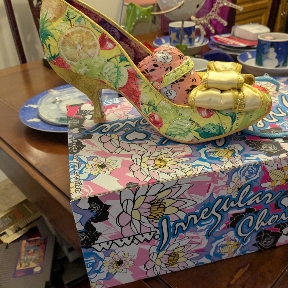 Irregular Choice Size 42 Yellow Love Is In The Air